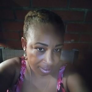 Meet your Posher, Elaine